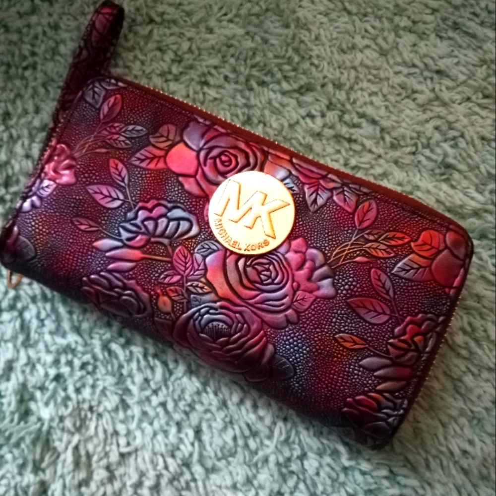 Michael Koors Quilted Multicolor Fashio Wallet
